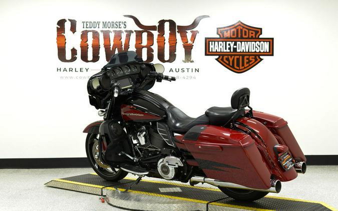 2017 Harley-Davidson® FLHXSE - CVO™ Street Glide®