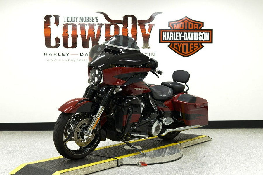 2017 Harley-Davidson® FLHXSE - CVO™ Street Glide®