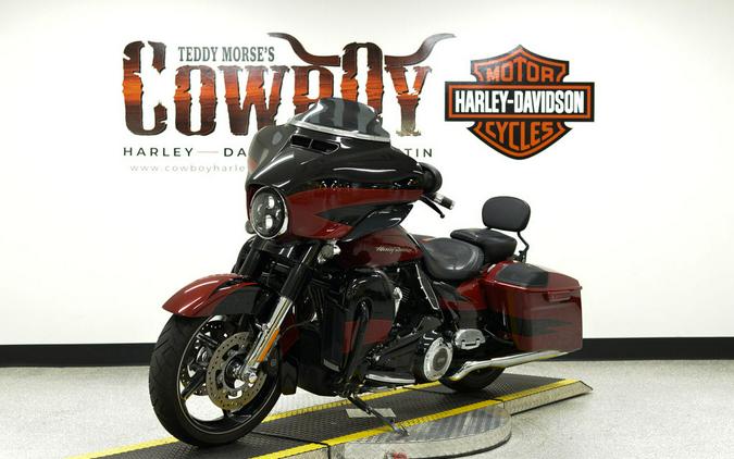 2017 Harley-Davidson® FLHXSE - CVO™ Street Glide®