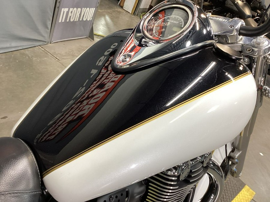 2017 Triumph Thunderbird LT ABS Crystal White / Phantom Black