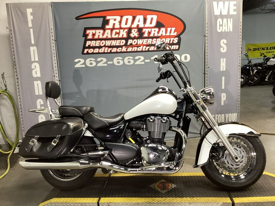 2017 Triumph Thunderbird LT ABS Crystal White / Phantom Black