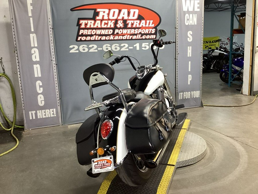 2017 Triumph Thunderbird LT ABS Crystal White / Phantom Black