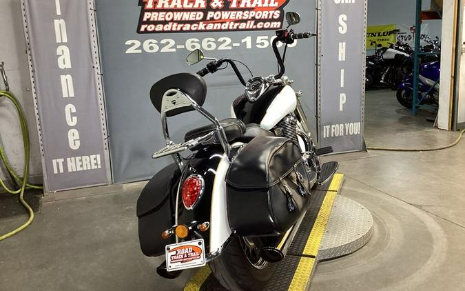 2017 Triumph Thunderbird LT ABS Crystal White / Phantom Black