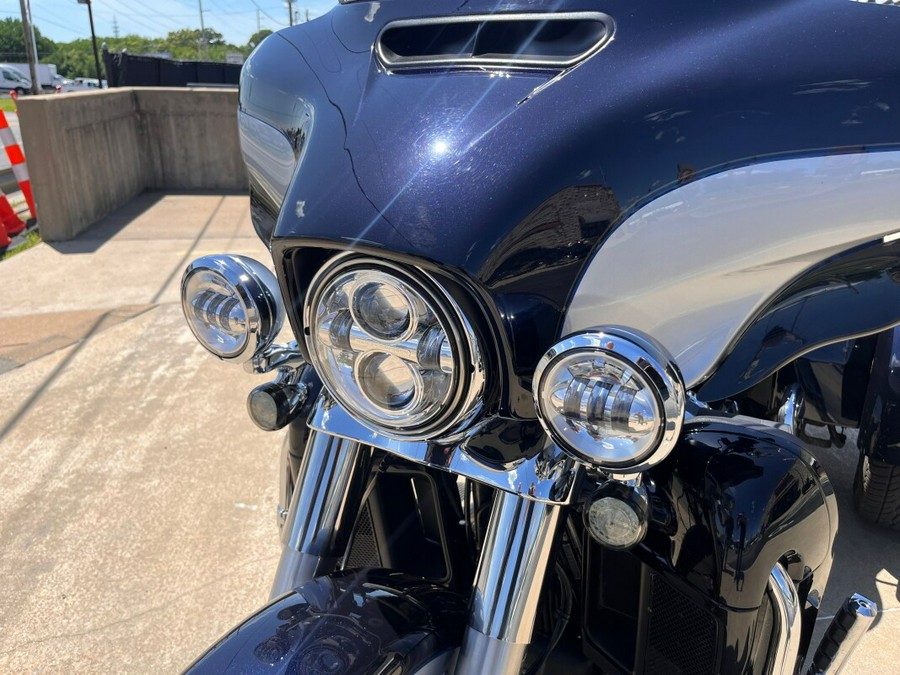 FLHTCUTG 2019 Tri Glide® Ultra