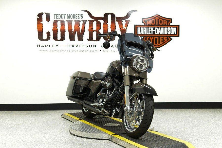 2014 Harley-Davidson® FLHRSE - CVO™ Road King®