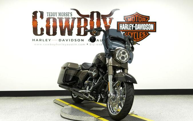 2014 Harley-Davidson® FLHRSE - CVO™ Road King®