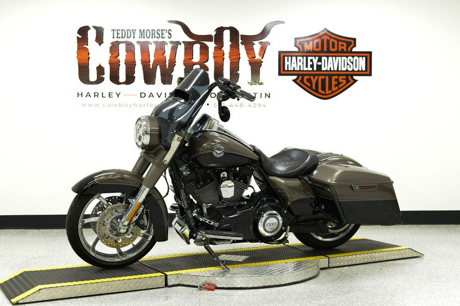 2014 Harley-Davidson® FLHRSE - CVO™ Road King®