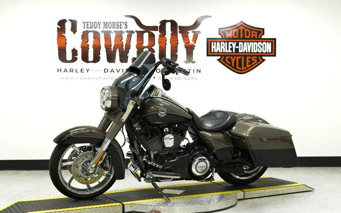 2014 Harley-Davidson® FLHRSE - CVO™ Road King®