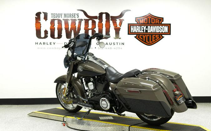 2014 Harley-Davidson® FLHRSE - CVO™ Road King®