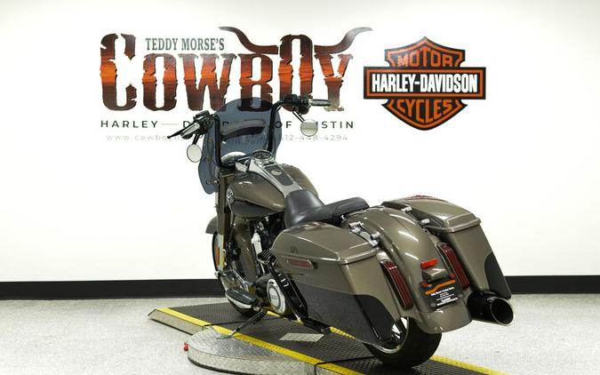 2014 Harley-Davidson® FLHRSE - CVO™ Road King®