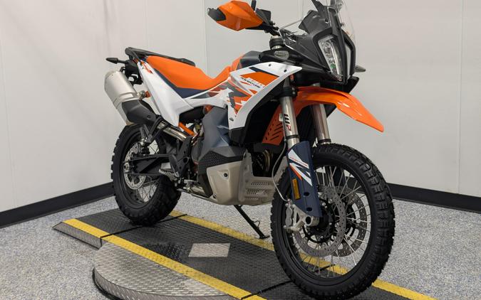 2026 KTM Adventure 890 R