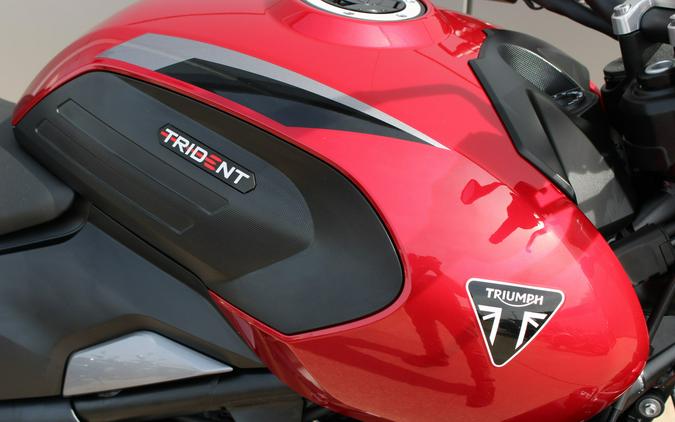 2026 Trident 800 - Triumph