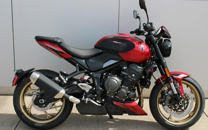 2026 Trident 800 - Triumph