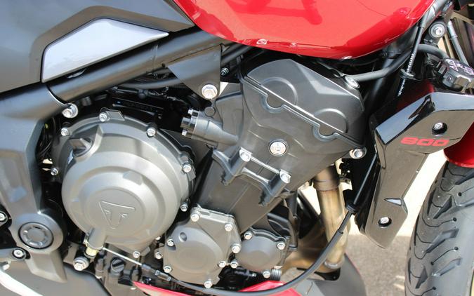2026 Trident 800 - Triumph