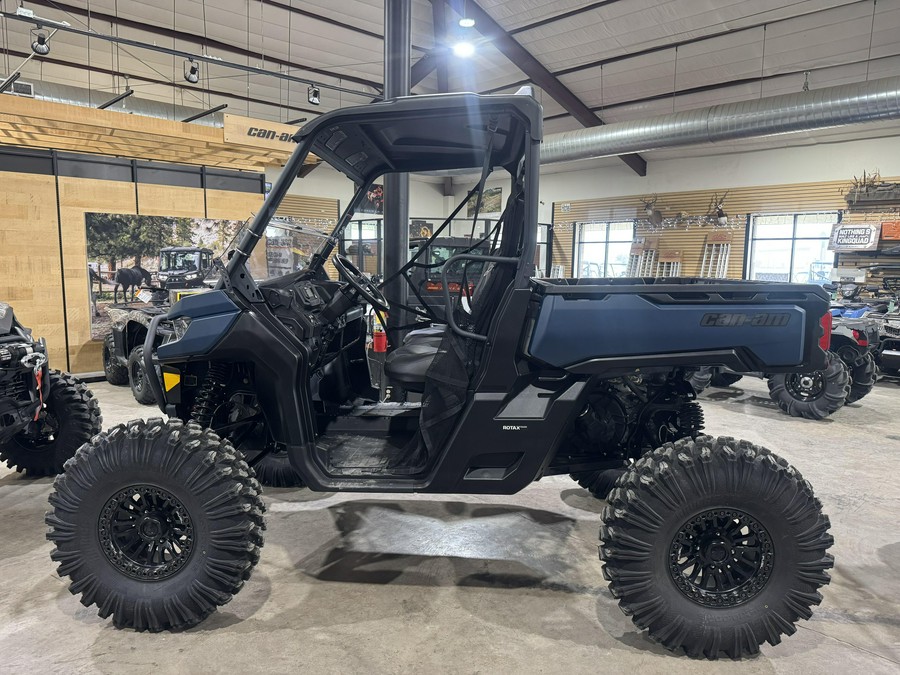 2024 Can-Am Defender XT HD10