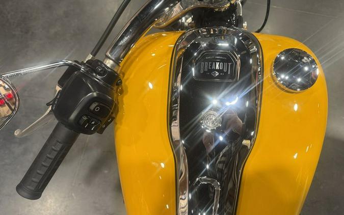2025 Harley-Davidson Softail FXBR - Breakout