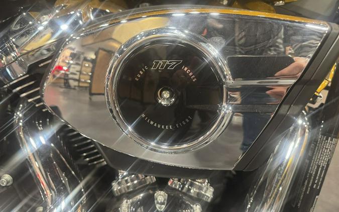 2025 Harley-Davidson Softail FXBR - Breakout