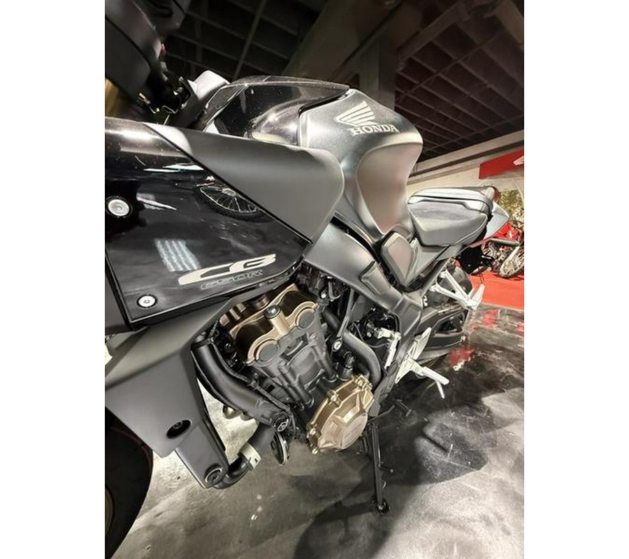 2026 Honda® CB650R E-Clutch
