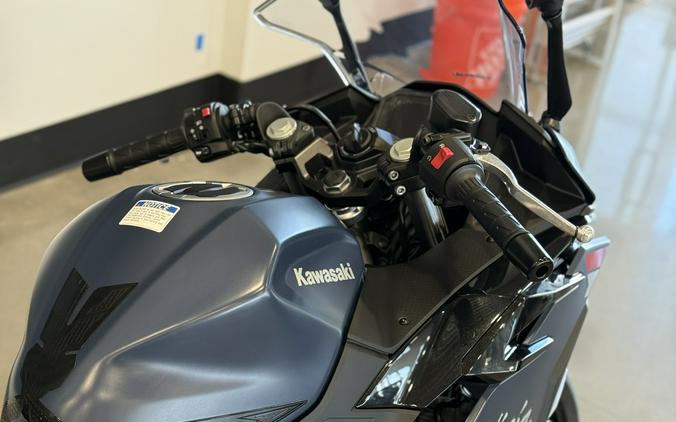 2026 Kawasaki NINJA 500 ABS Metallic Matte Twilight Blue/Candy Persimmon Red - KAA84004