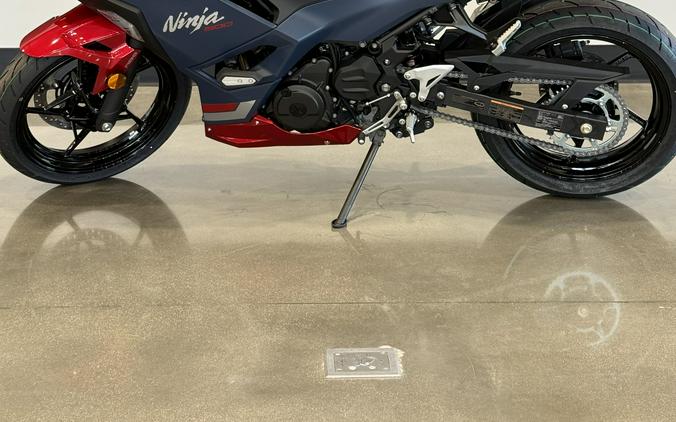 2026 Kawasaki NINJA 500 ABS Metallic Matte Twilight Blue/Candy Persimmon Red - KAA84004