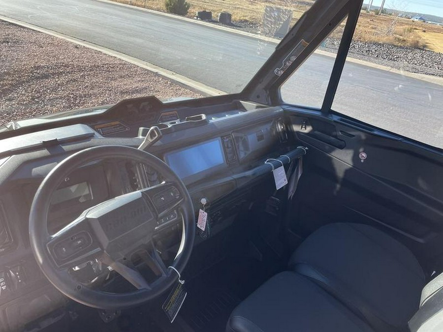 2026 Can-Am® Defender MAX XT CAB HD11 With 10.25 in.display