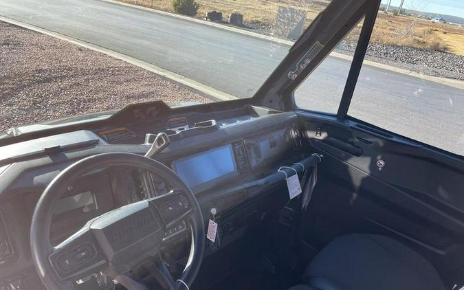 2026 Can-Am® Defender MAX XT CAB HD11 With 10.25 in.display