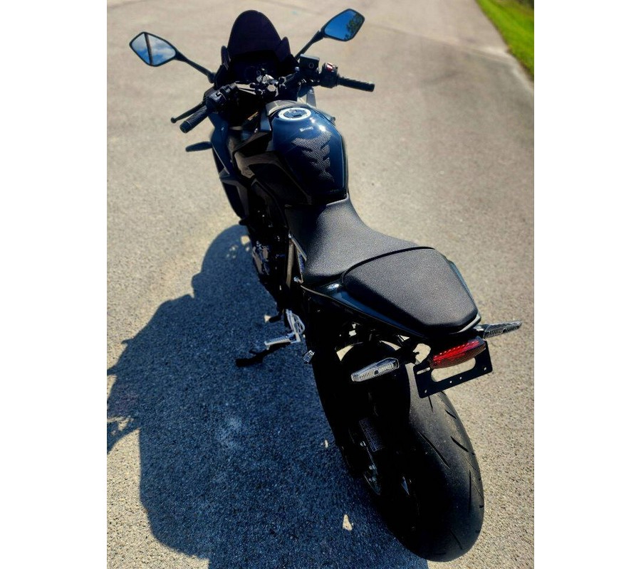 2025 Suzuki GSX-8R
