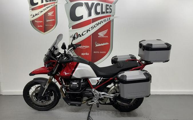 2022 Moto Guzzi V85 TT Evocative Graphics 850 Travel