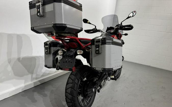 2022 Moto Guzzi V85 TT Evocative Graphics 850 Travel