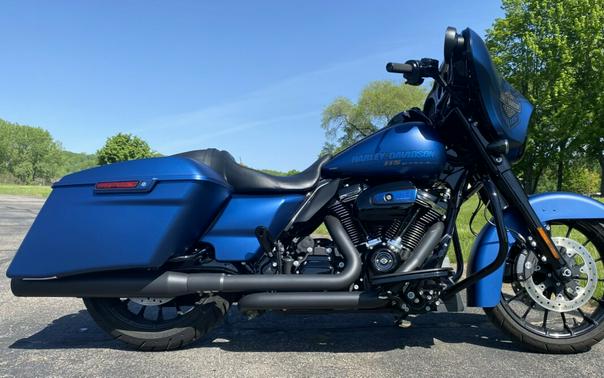 2018 Harley-Davidson Street Glide Special Legend Blue Denim