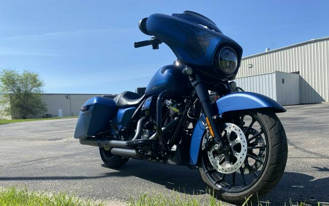 2018 Harley-Davidson Street Glide Special Legend Blue Denim