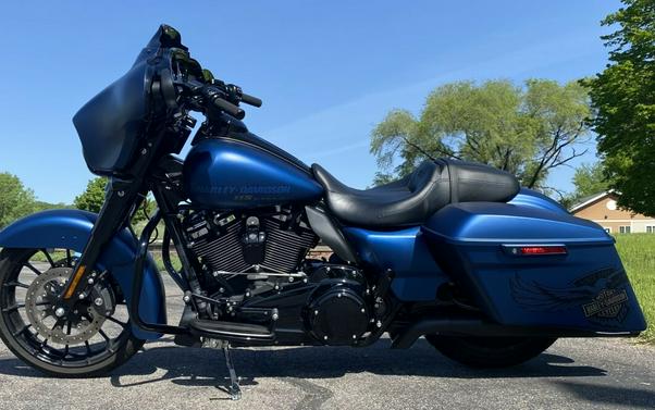 2018 Harley-Davidson Street Glide Special Legend Blue Denim