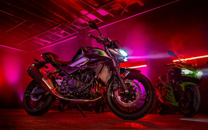 2026 Kawasaki Z500 ABS Metallic Matte Graphenesteel Gray/Metallic Flat Spark Black - KAA77829