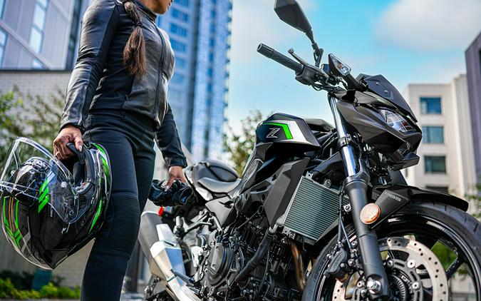 2026 Kawasaki Z500 ABS Metallic Matte Graphenesteel Gray/Metallic Flat Spark Black - KAA77829