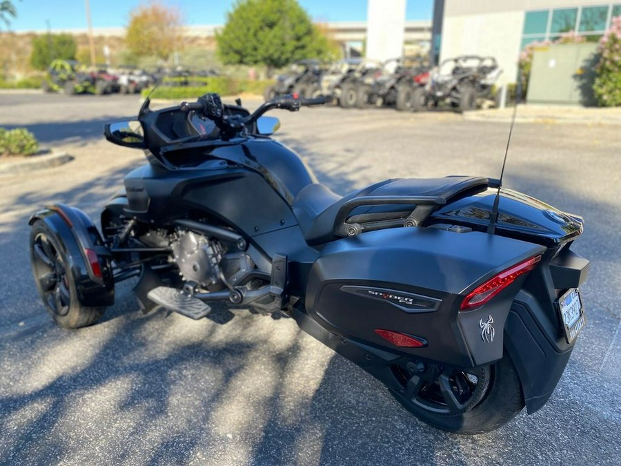 2016 Can-Am® Spyder® F3 Limited Special Series 6-Speed Semi-Automatic (SE6)
