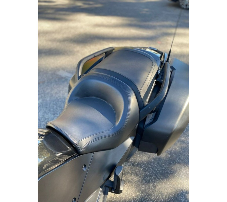 2016 Can-Am® Spyder® F3 Limited Special Series 6-Speed Semi-Automatic (SE6)