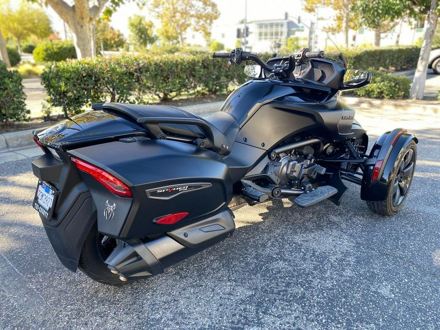 2016 Can-Am® Spyder® F3 Limited Special Series 6-Speed Semi-Automatic (SE6)