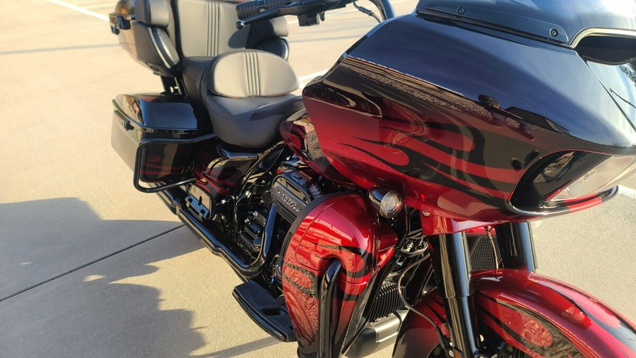 2022 Harley-Davidson CVO™ Road Glide Limited Dante’s Red Fade