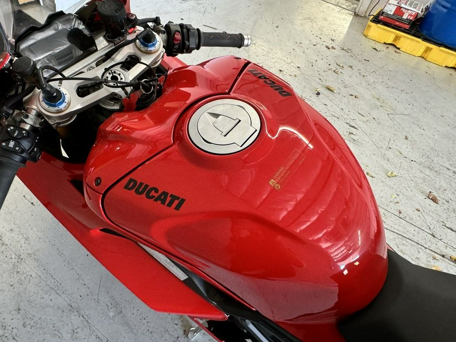 2022 Ducati Panigale V4 S Ducati Red