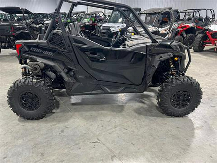 2023 Can-Am Maverick Sport DPS