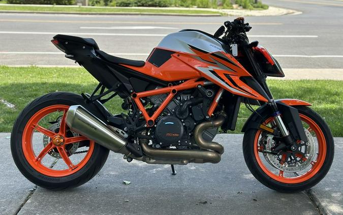 2022 KTM 1290 Super Duke R EVO