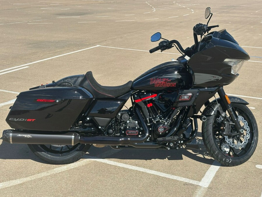 2024 Harley-Davidson CVO™ Road Glide® ST Raven Metallic