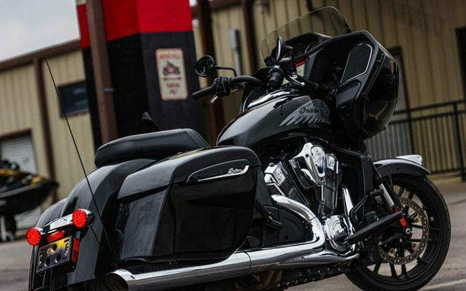 2023 Indian Challenger Black Metallic