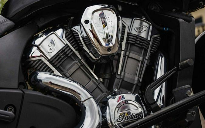 2023 Indian Challenger Black Metallic