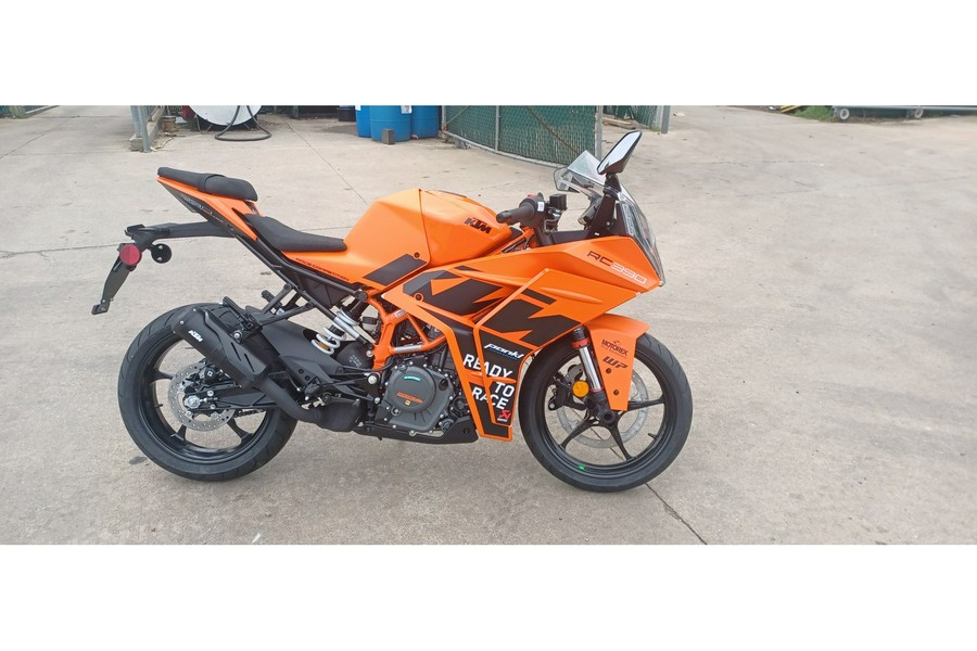 2023 KTM RC 390