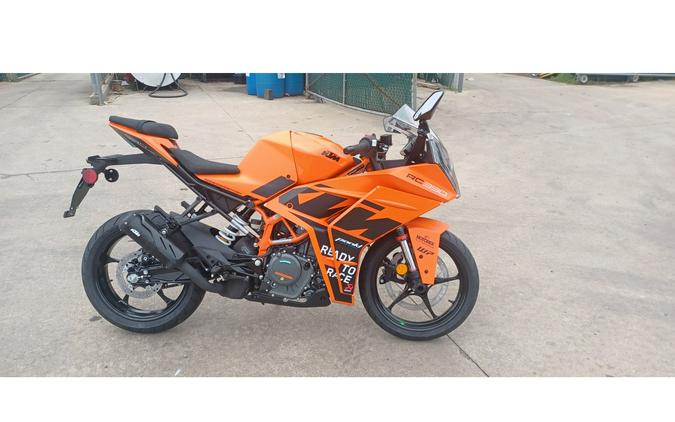 2023 KTM RC 390