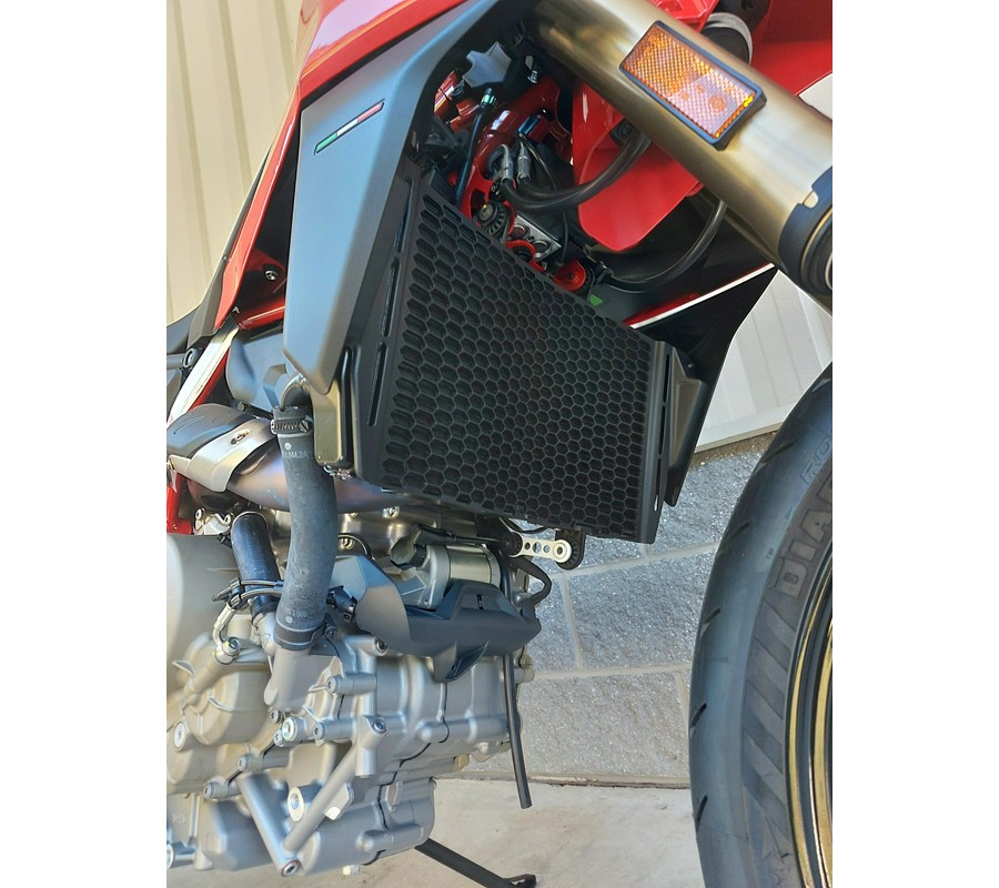 2026 DUCATI Hypermotard 698