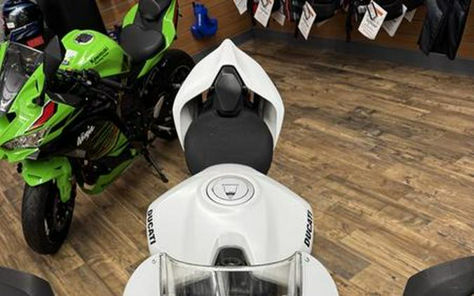 2023 Ducati Panigale V2 White Rosso Livery