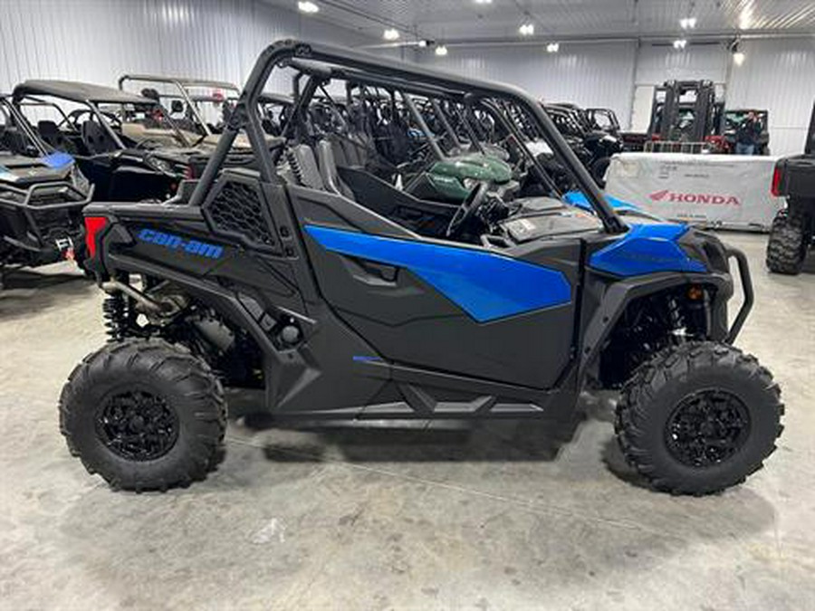 2023 Can-Am Maverick Trail DPS 1000