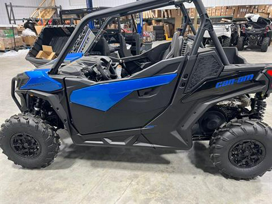 2023 Can-Am Maverick Trail DPS 1000